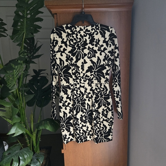 CeCe Black and Cream Long Sleeve Dress - Picture 2 of 5